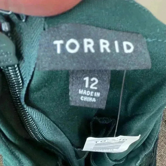 Torrid Emerald Green Velvet Wide Leg Sleeveless Jumpsuit Size 12 - Picture 7 of 10